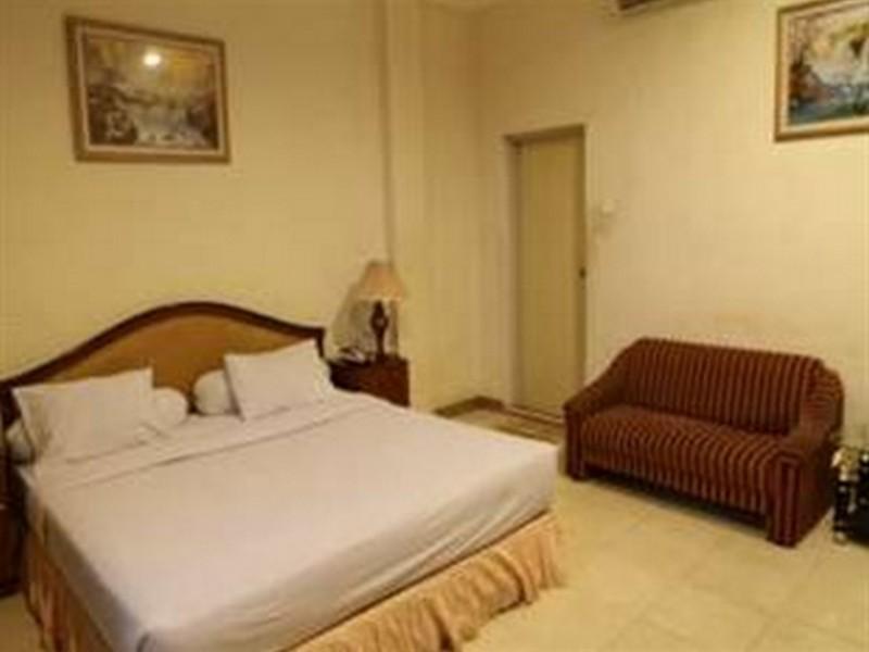 Hotel Harapan Makassar Exterior photo