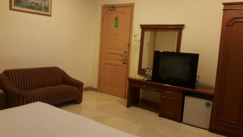 Hotel Harapan Makassar Exterior photo